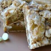 Cinnamon S'more Blondies don't need any campfire to enjoy! These chewy blondies will have you dreaming of summer