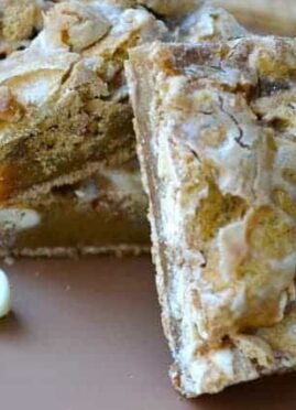 Cinnamon S'more Blondies don't need any campfire to enjoy! These chewy blondies will have you dreaming of summer