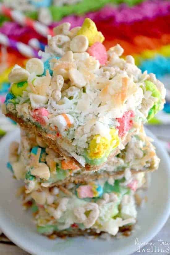 These Lucky Charms Magic Bars are a magical dessert for everyone!