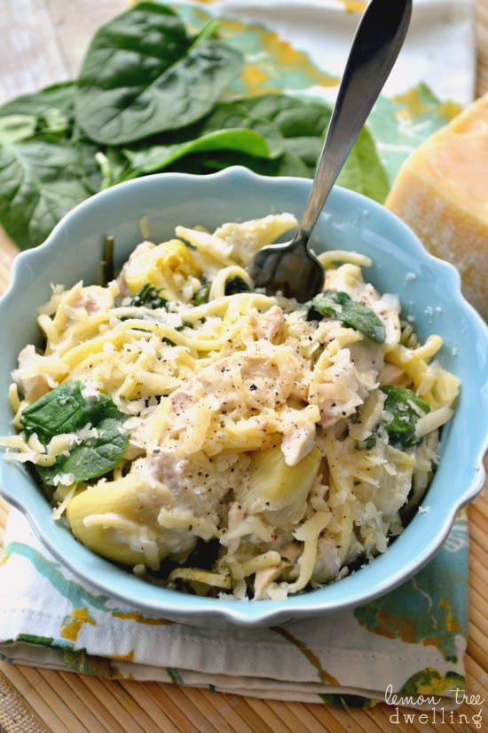 Pasta Recipe - Delicious Chicken Spinach and Artichoke Pasta. This recipes is easy and delicious.