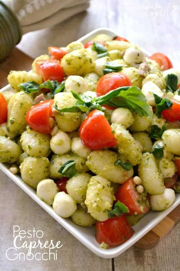 Side Dish Recipe - This Pesto Caprese Gnocchi is perfect to serve as a side dish or appetizer. The ingredient combination is brilliant and delicious! PIN IT NOW and make it later!