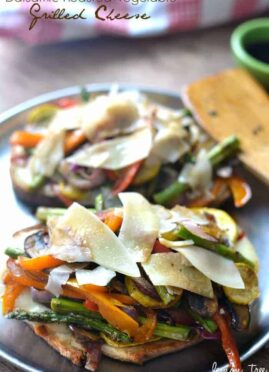 Balsamic Roasted Vegetable Grilled Cheese is a grown up grilled cheese sandwich. Made with roasted veggies, cheese and toasted bread. Perfect low carb sandwich.