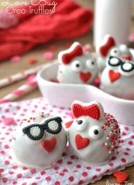 Love Bug Oreo Truffles are SO cute and adorable for Valentine's Day! A quick and kid friendly dessert