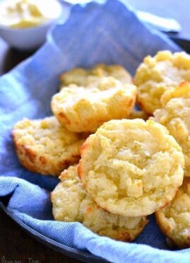 Easy Cheesy Muffin Tin Biscuits are rich, buttery, and loaded with the delicious flavor of pepper jack cheese. They come together in 5 minutes or less and make the perfect addition to your holiday table!