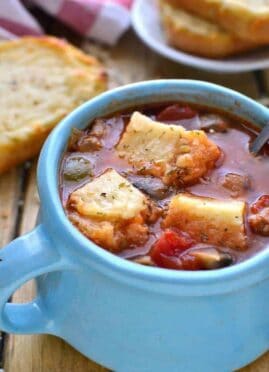 Italian Sausage Pizza Soup has all the flavors of pizza in a hearty, delicious, comforting bowl of soup! Plus 11 other delicious soup recipes for National Homemade Soup Day!