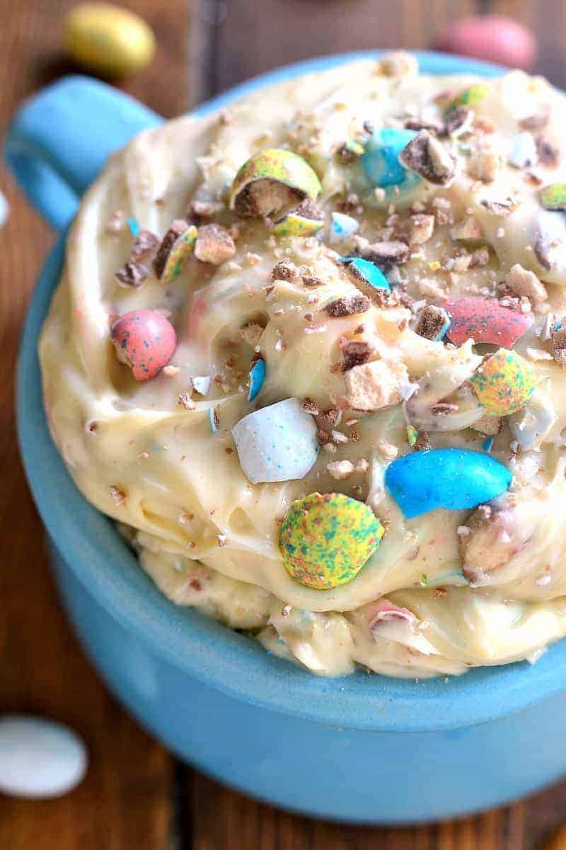 This Robins Egg Dip is smooth and creamy and with just 4 ingredients, it will be the perfect sweet treat! This quick dessert is a great addition to your Easter