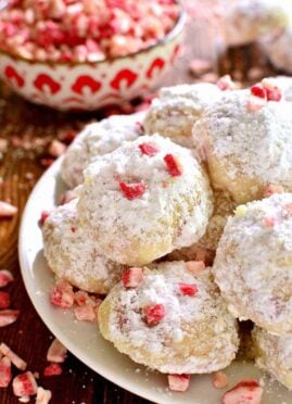Peppermint Snowballs are the perfect holiday twist on a classic! Packed with peppermint and the right amount of crunch, these easy cookies are a must make!