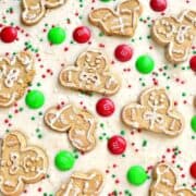White Chocolate Gingerbread Bark is a 5 minute dessert or treat that everyone will love. It's easy to make, fun to eat, and perfect for holiday gifting!