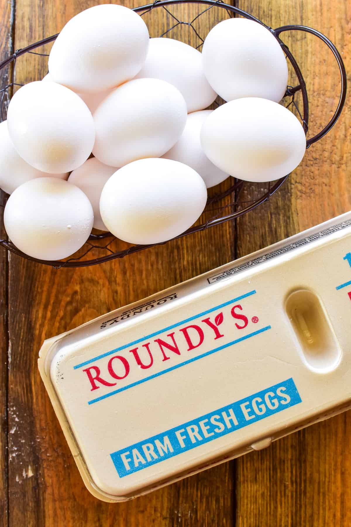 Roundy's egg carton and eggs